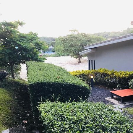 Koh Sirey Beachfront Pool Villa Phuket Ngoại thất bức ảnh